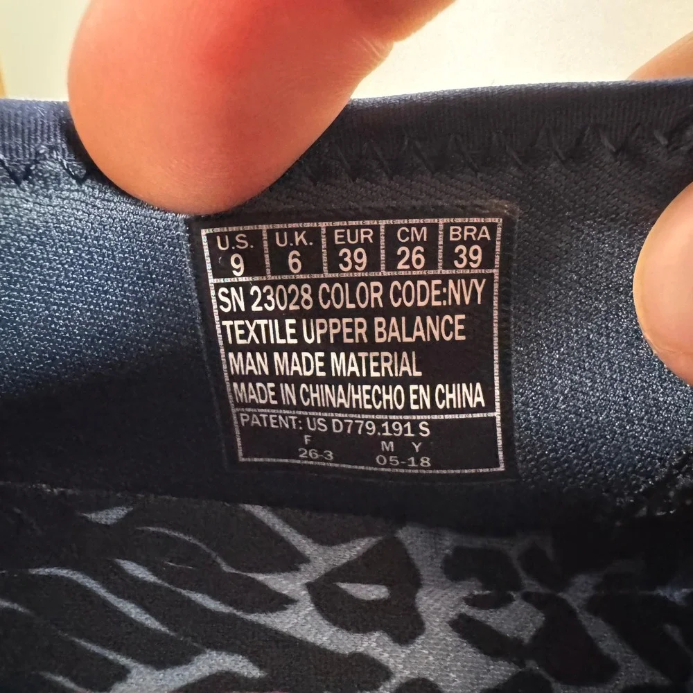 Skechers Relaxed Fit Navy Blue Slip On Sneakers Bungee Laces 23028 Womens 9